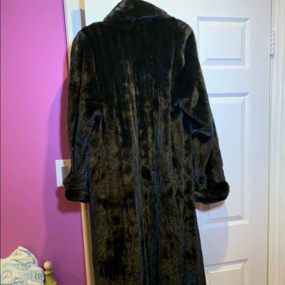 Authentic Fur Coat - Picture 5 of 7